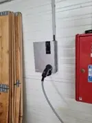 Borne de recharge installée et en service Borne de recharge installée et en service