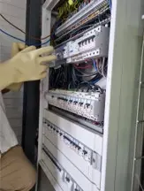 Raccordement sous tension mais en toute sécurité du TD IRVE au tableau électrique du client Raccordement sous tension mais en toute sécurité du TD IRVE au tableau électrique du client